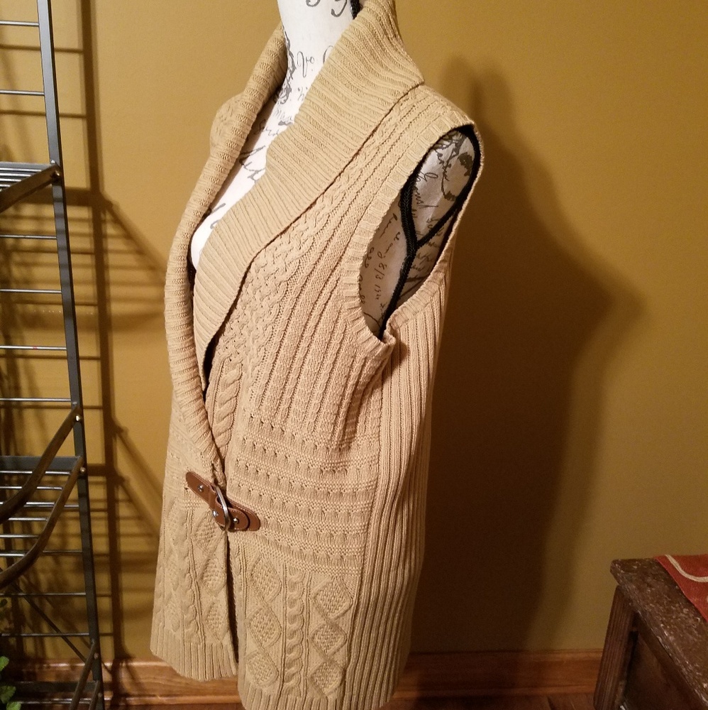 Elegant Ralph Lauren tunic camel sweater vest